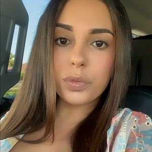 Meet your Posher, Addy